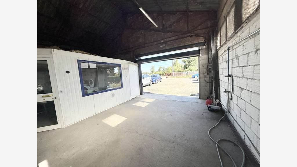 Vente entrepôts 840m² + 77m² à Magdelaine-sur-Tarn
