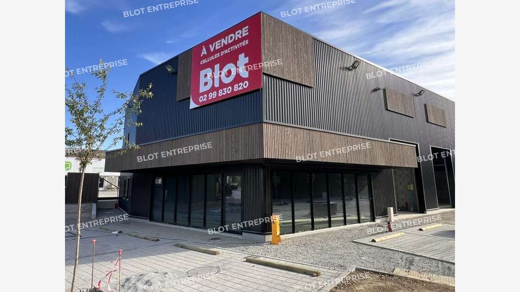 A vendre cellule neuve 271m² à La Mézière