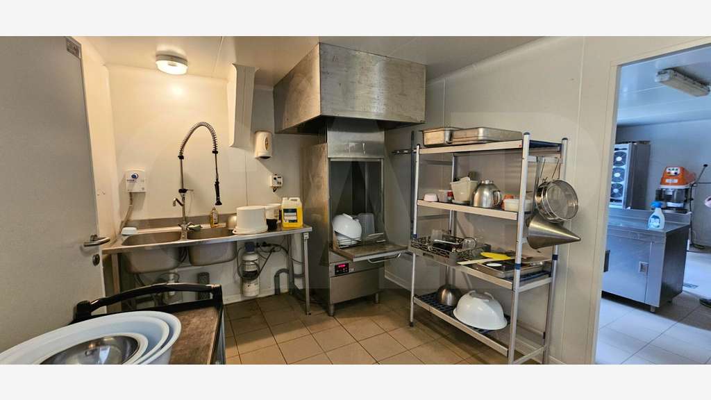 Exclusivité AV bâtiment d’activité à La Mézière