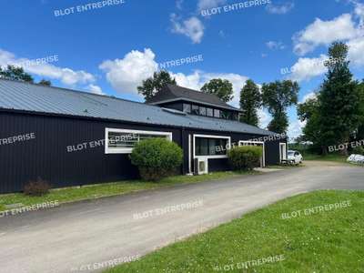 A vendre local d'activités 755m² à La Mézière