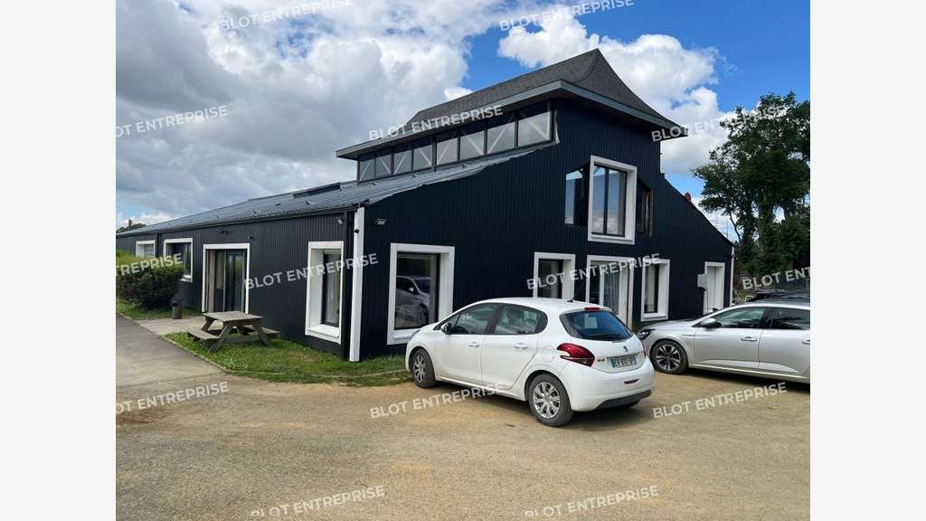 A vendre local d'activités 755m² à La Mézière