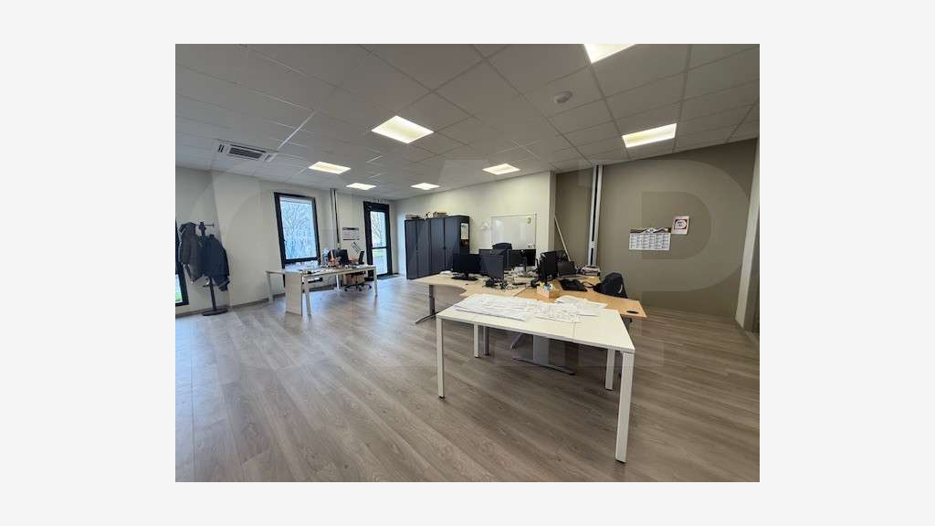 Vente bâtiment d’activités 2155m² en ZI de Rennes