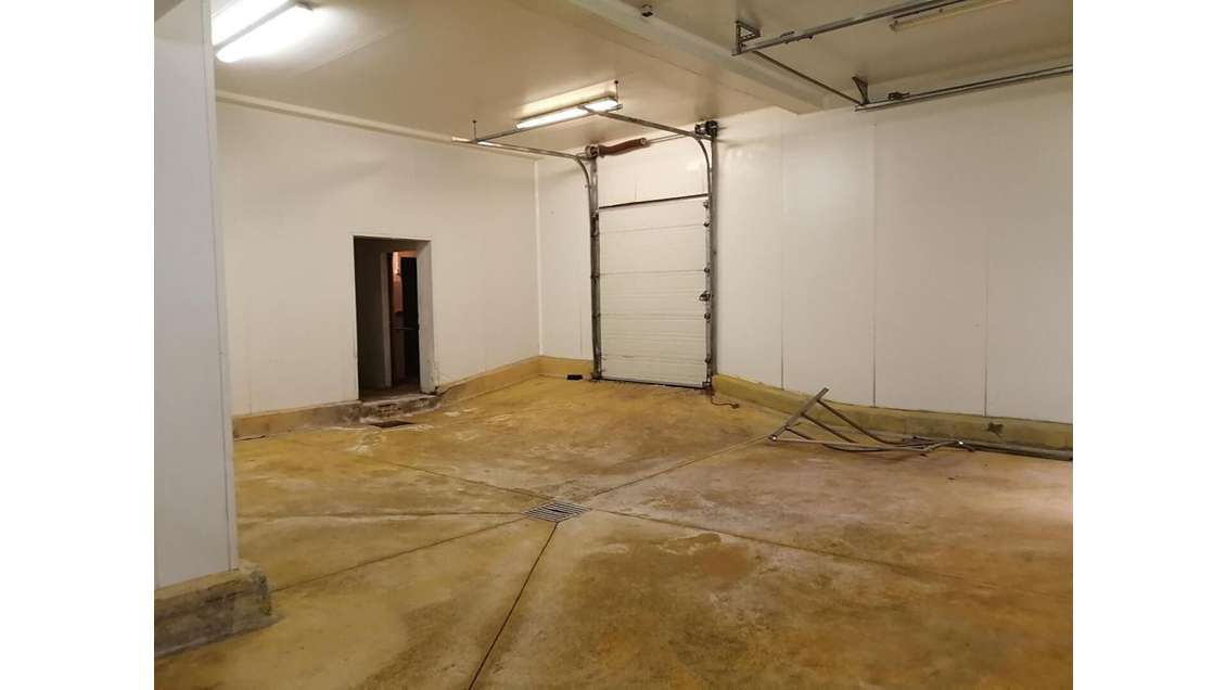 A vendre entrepôt 900m² à Lacaune