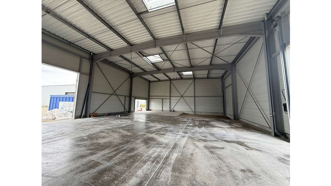 Vente local d'activités de 400m² à Pommeret