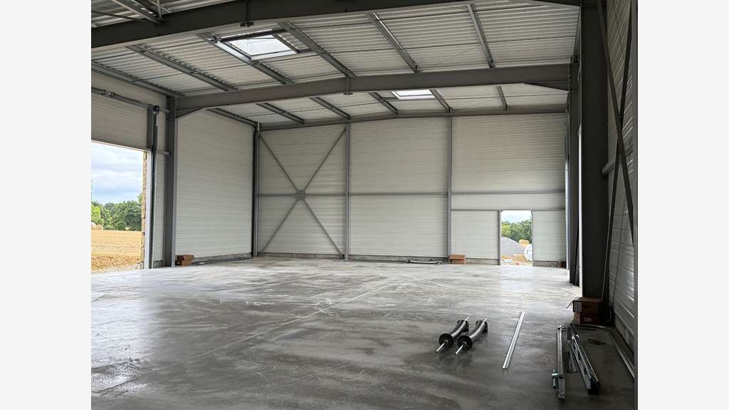 Vente local d'activités de 400m² à Pommeret