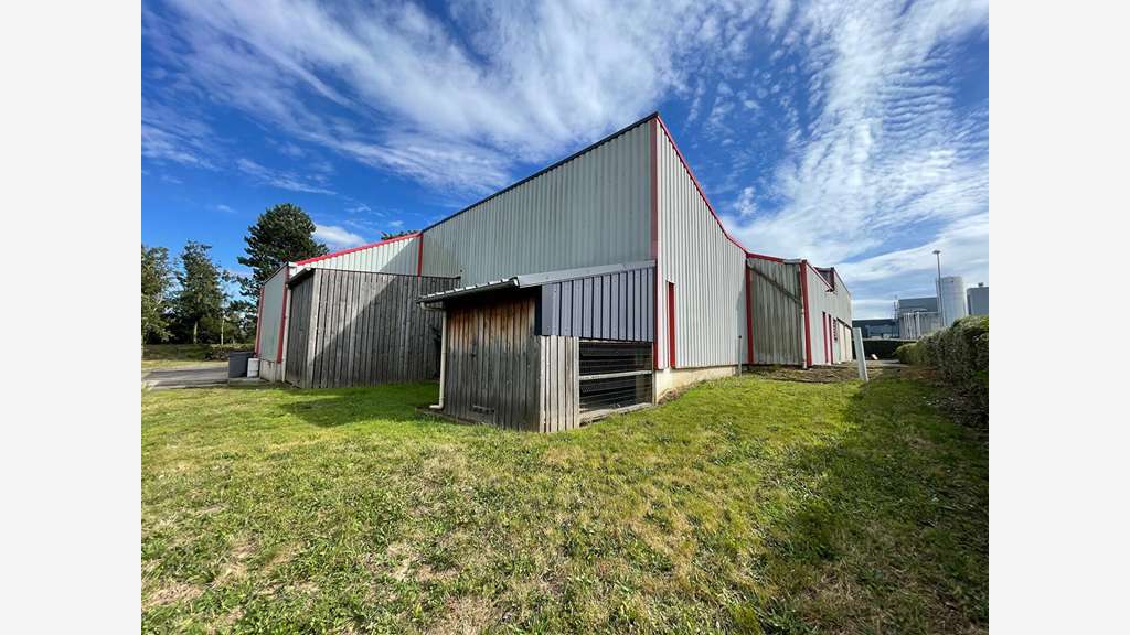 Local d'activité de 450m² à vendre à Lamballe