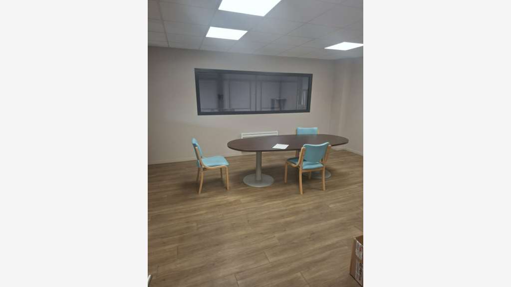 Local d'activité récent 2600m² à vendre Languidic