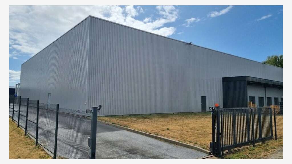 Local d'activité récent 2600m² à vendre Languidic
