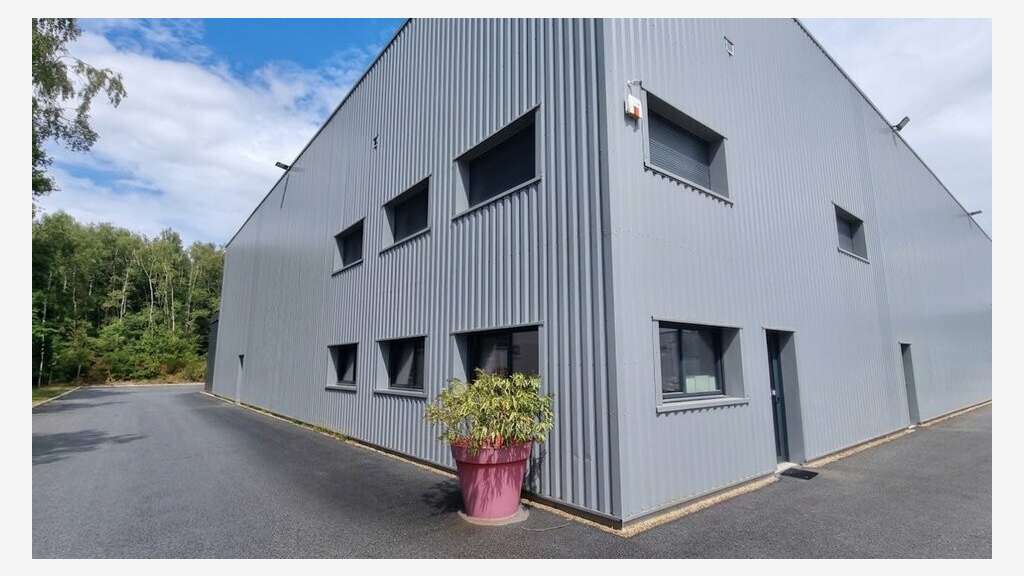 Local d'activité récent 2600m² à vendre Languidic