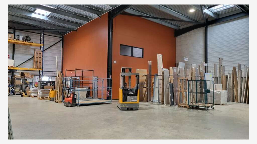 Local d'activité récent 2600m² à vendre Languidic