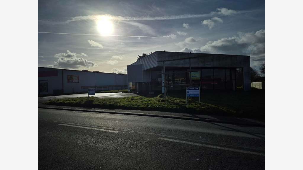 Local commercial de 431m² à vendre à Lannion