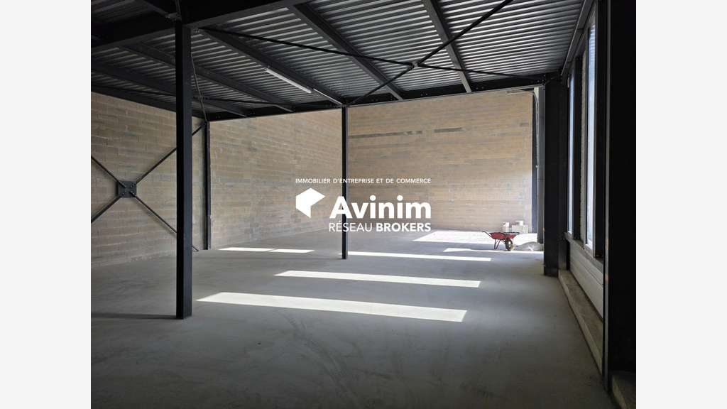 A vendre local d'activité de 297.35m² à Lattes
