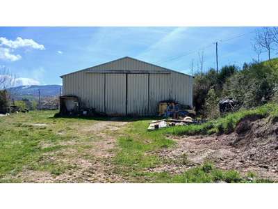 Vente Terrains industriels et agricoles à Laval-Roquecezière