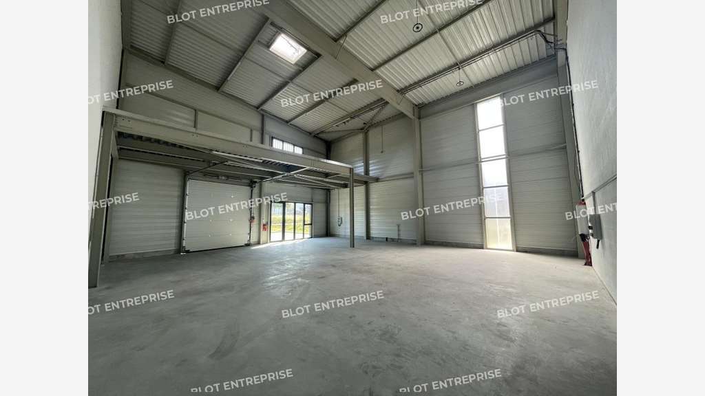 A vendre cellule d'activités 215m² zone du Bignon