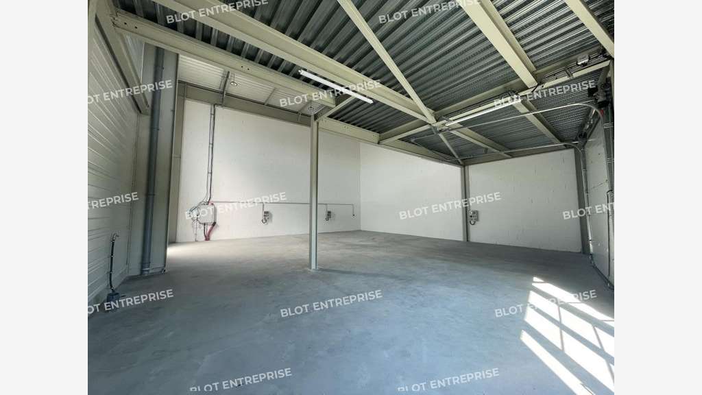 A vendre cellule d'activités 215m² zone du Bignon