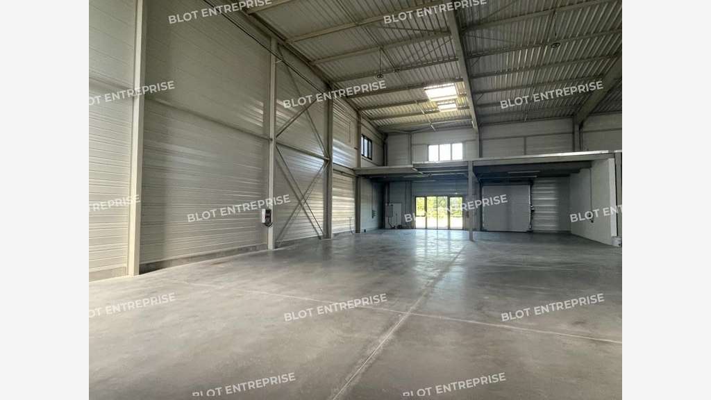 A vendre cellule 389m² au Bignon Parc La Forêt
