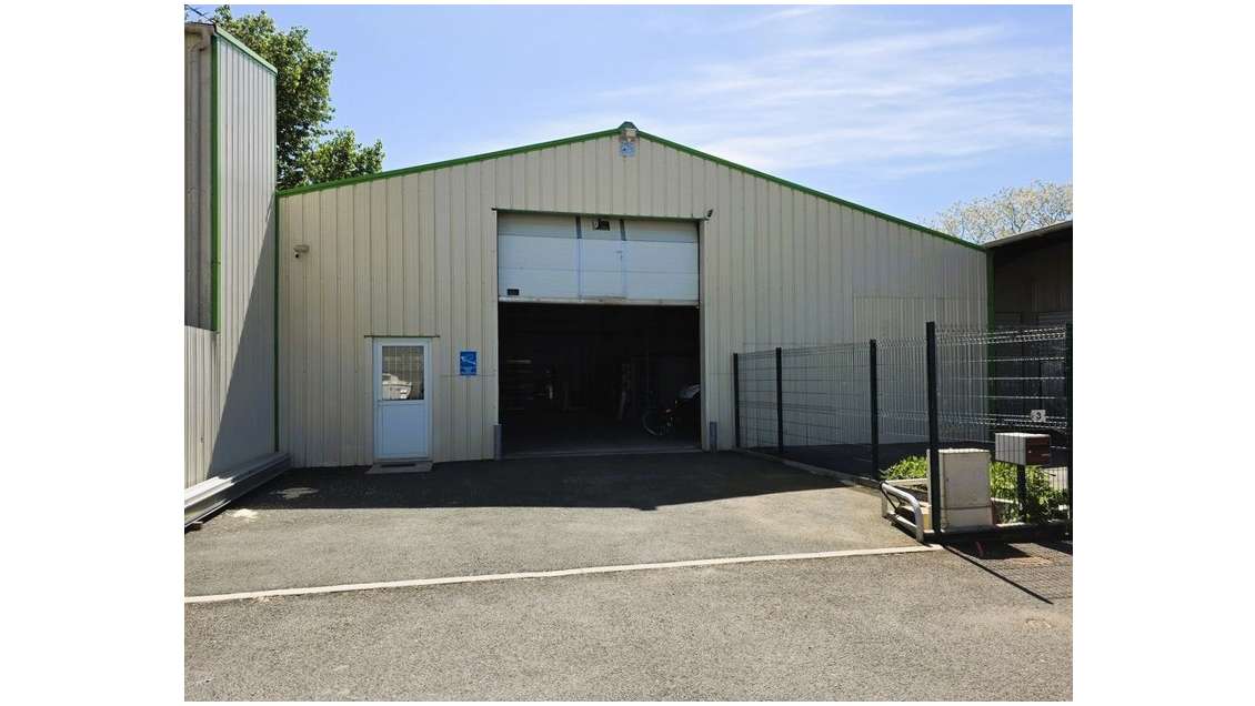 AV local artisanal équipé de 294m² Île d'Oléron