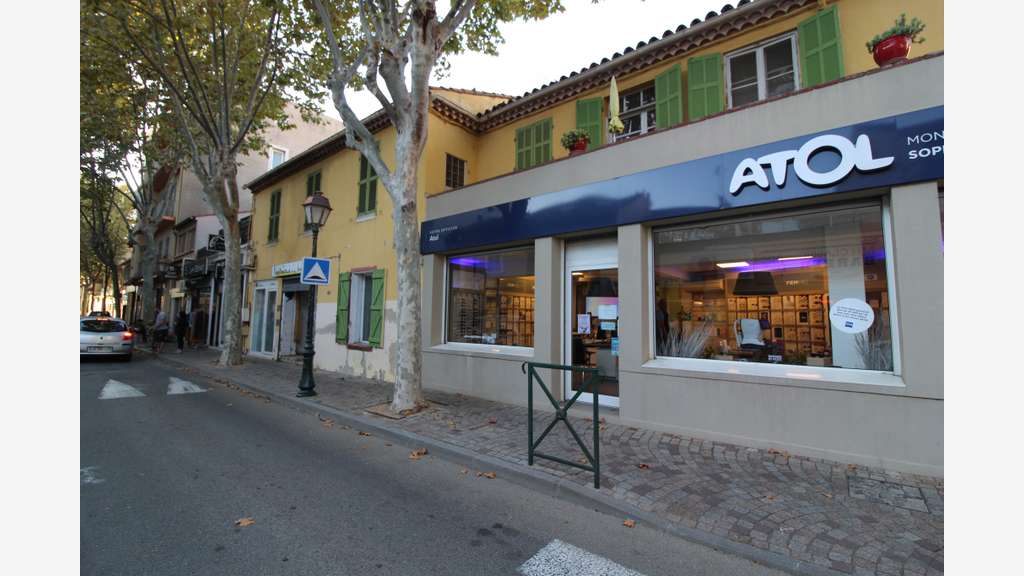 Vente murs commerciaux centre ville du Lavandou