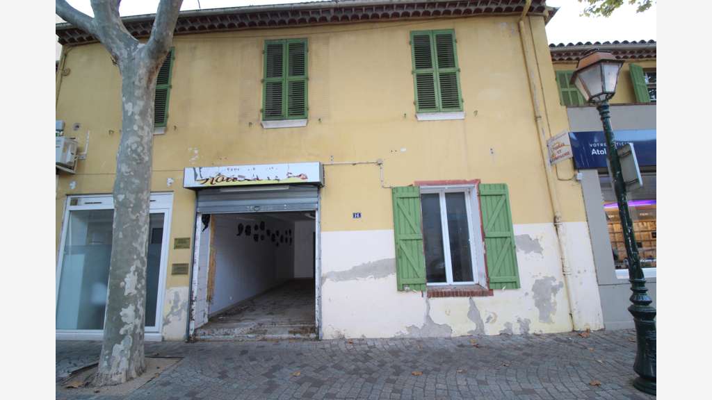 Vente murs commerciaux centre ville du Lavandou