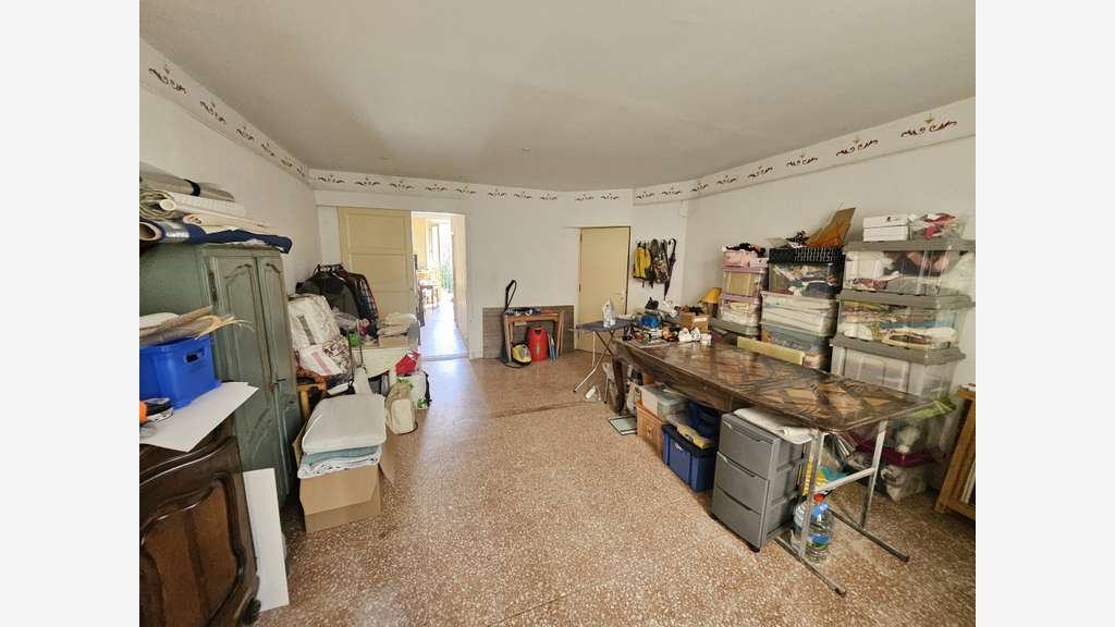 AV murs local commercial + studio + remise au Luc