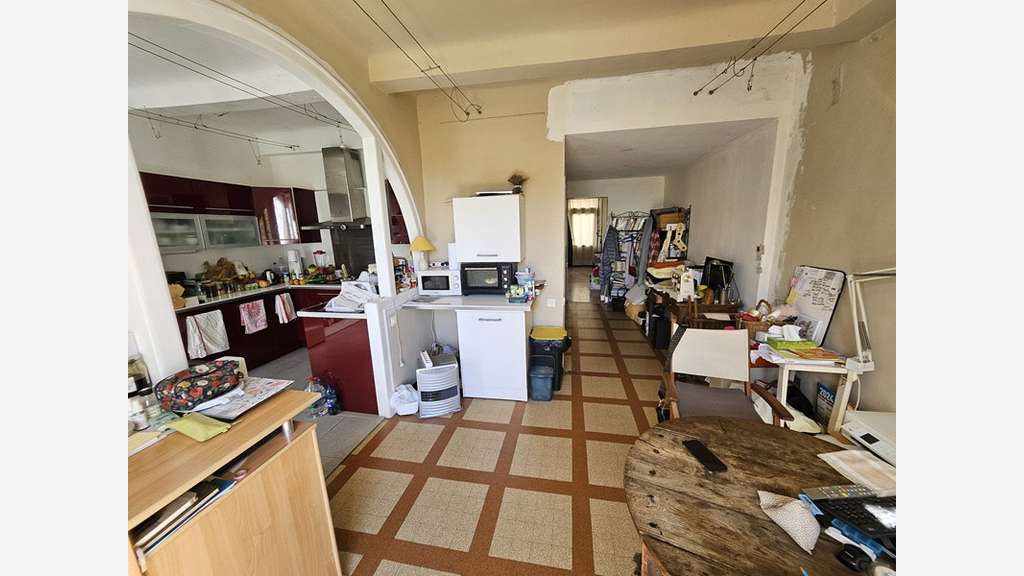 AV murs local commercial + studio + remise au Luc