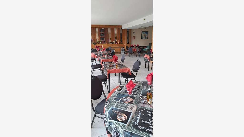 Local d'activité de 650 m2 à Le Lude