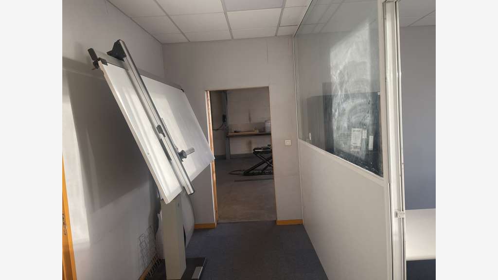 Vente local d'activité de 600m² Le Mans Technoparc