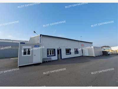 A vendre à louer local d'activités 380m² Le Sourn