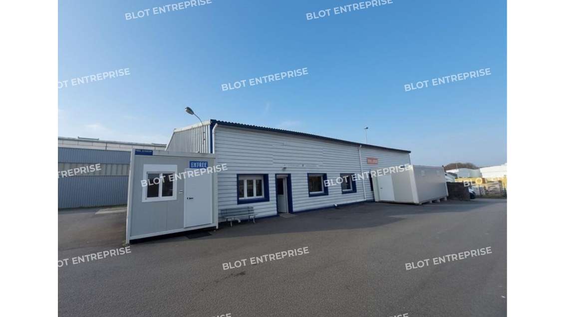 A vendre à louer local d'activités 380m² Le Sourn