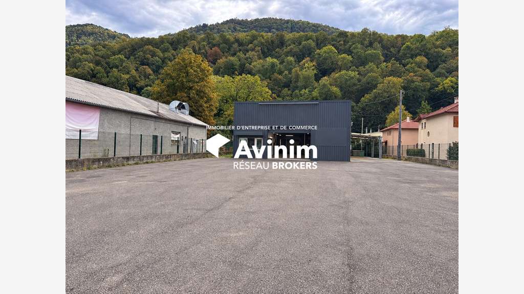 Local d'activité indépendant 500 m² – Terrain clos