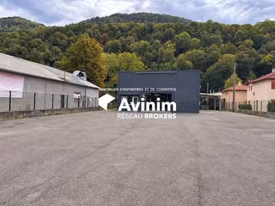 Local d'activité indépendant 500 m² – Terrain clos