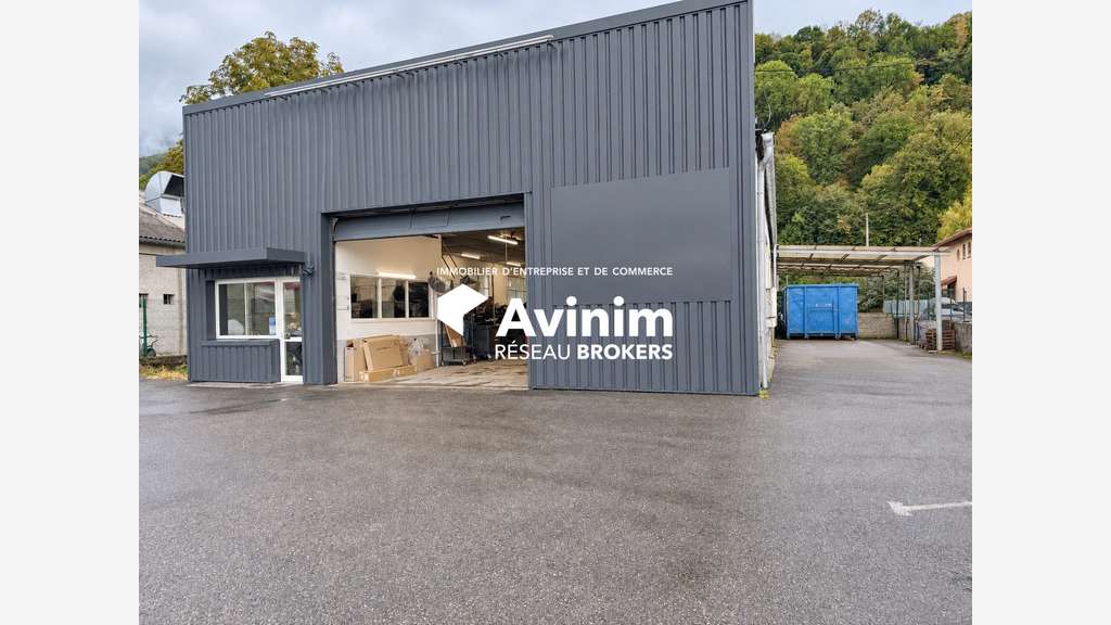 Local d'activité indépendant 500 m² – Terrain clos