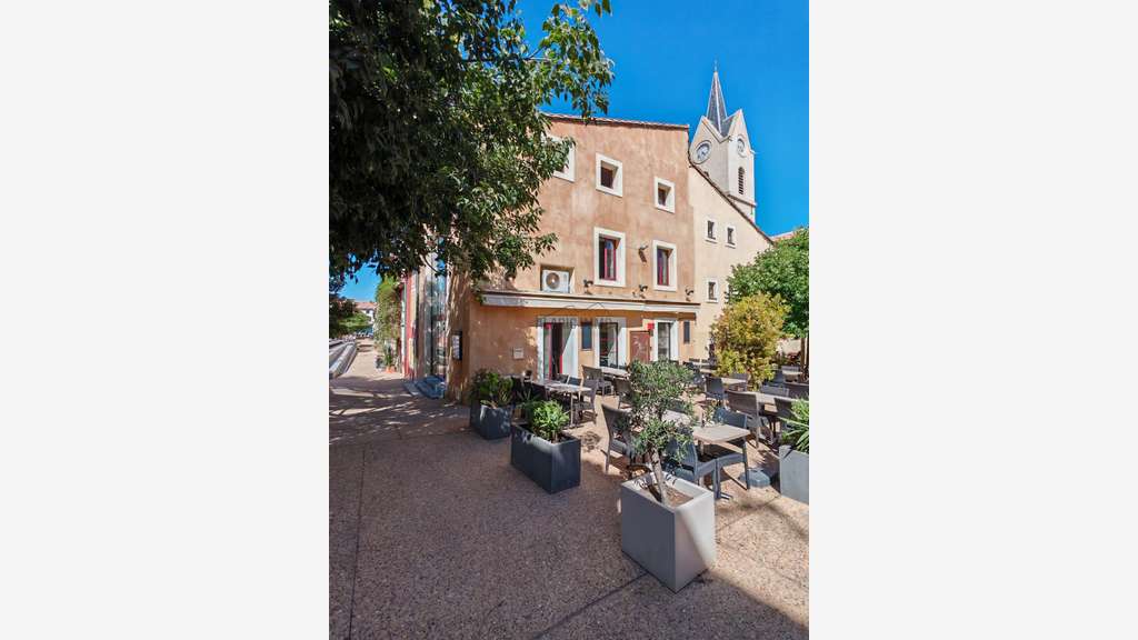 Cède immeuble de 165m² à Leucate centre Village