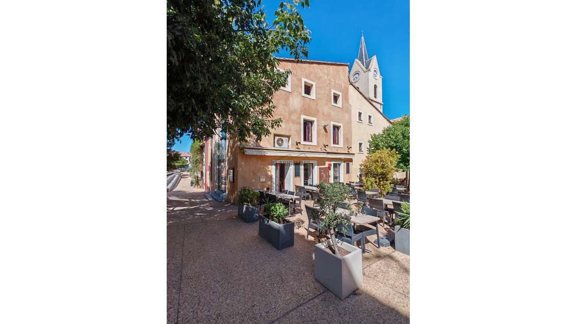 Cède immeuble de 165m² à Leucate centre Village