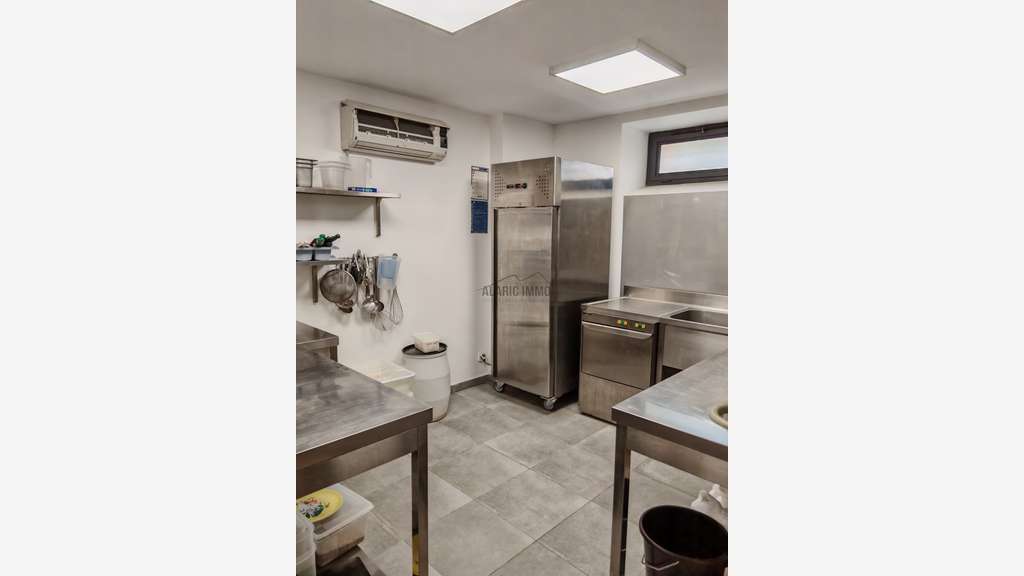 AV Murs + FDC restaurant plats à emporter Leucate