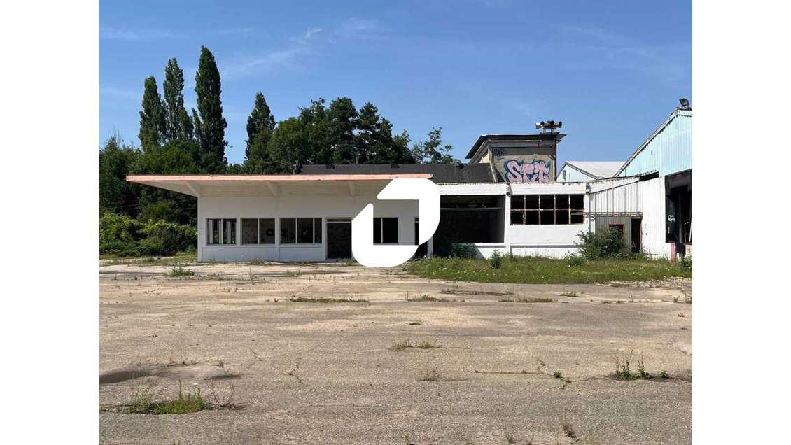 Vente Local d'activité 13342m² Limetz villez