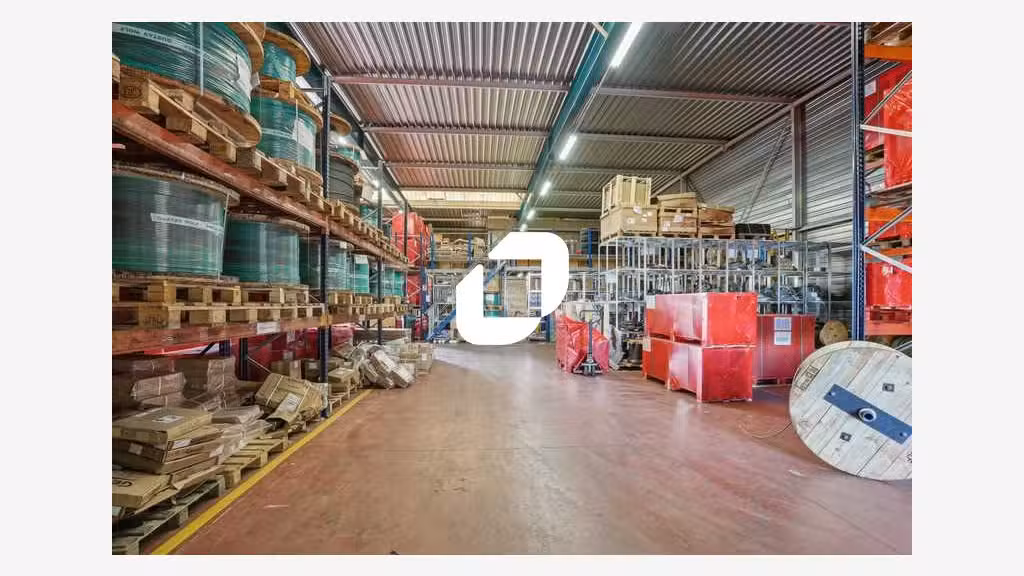 Vente Local d'activité 1220m² Lisses