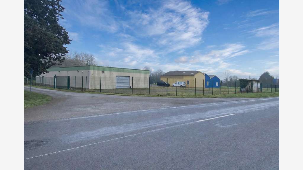 Vente local activité 514m² à Loir-en-Vallée
