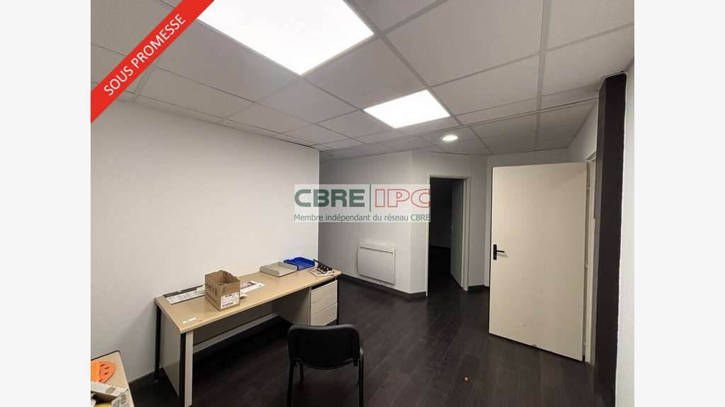 AV bâtiment d'activités 500m² avec bureaux à Lons