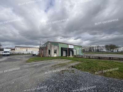 A vendre locaux d'activités de 340m² à Louisfert