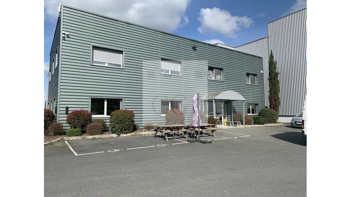 Local d'activité 299m² à vendre à Chasse-sur-Rhône