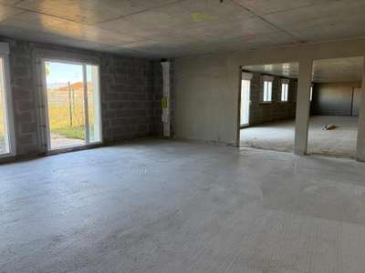 Local professionnel brut de béton 300m² à Luçon
