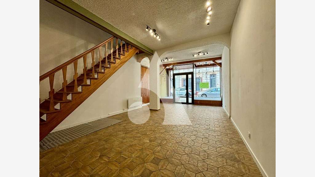 Vente local commercial 155m² à Lumbres centre