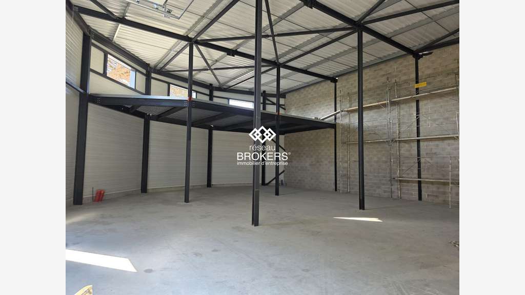 Local d'activité en VEFA 289m² à vendre à Lunel