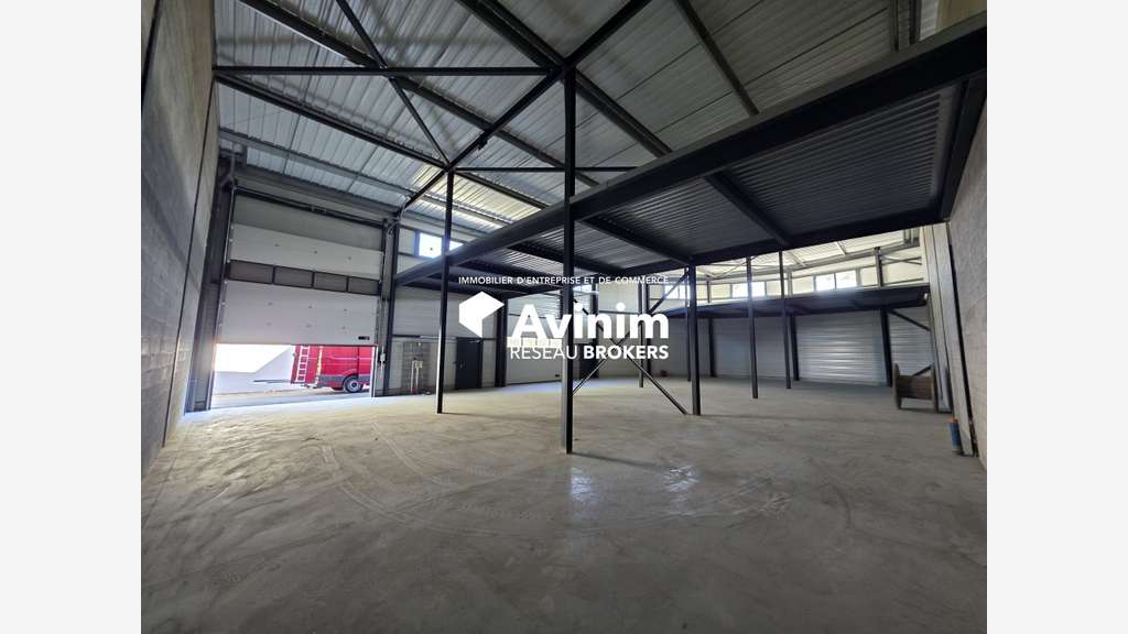 Local d'activité neuf 213,28m² à vendre à Lunel