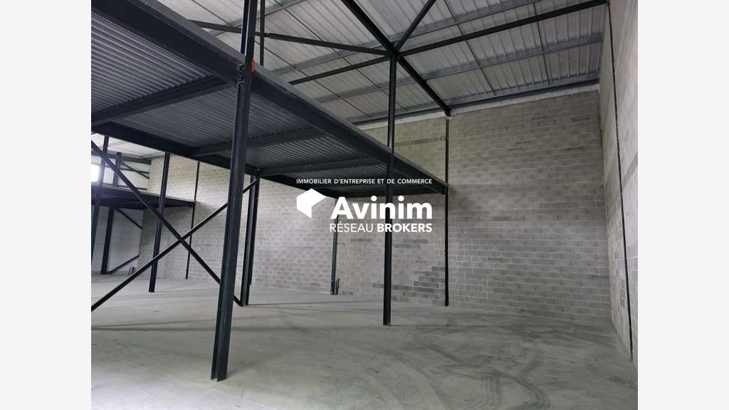 Local d'activité neuf 213,28m² à vendre à Lunel