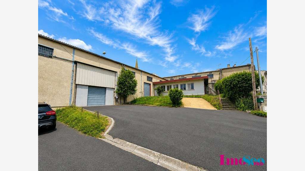 Entrepôt de 400m² à vendre à Lussac