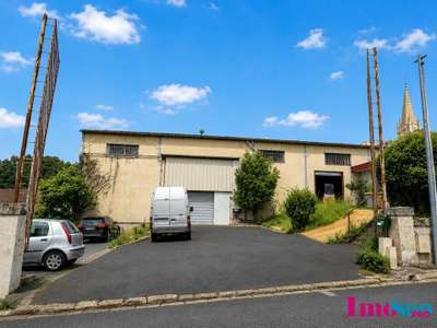 Vente Locaux d'activités - Entrepôts à Lussac