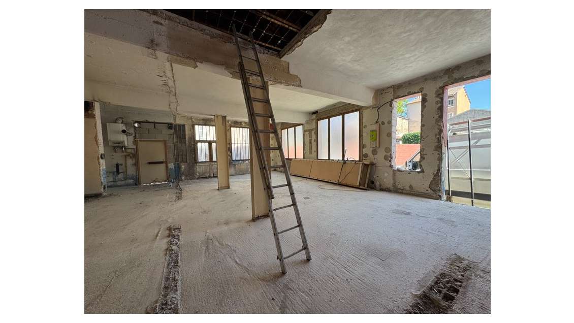 Local 170m² à vendre à Mâcon 