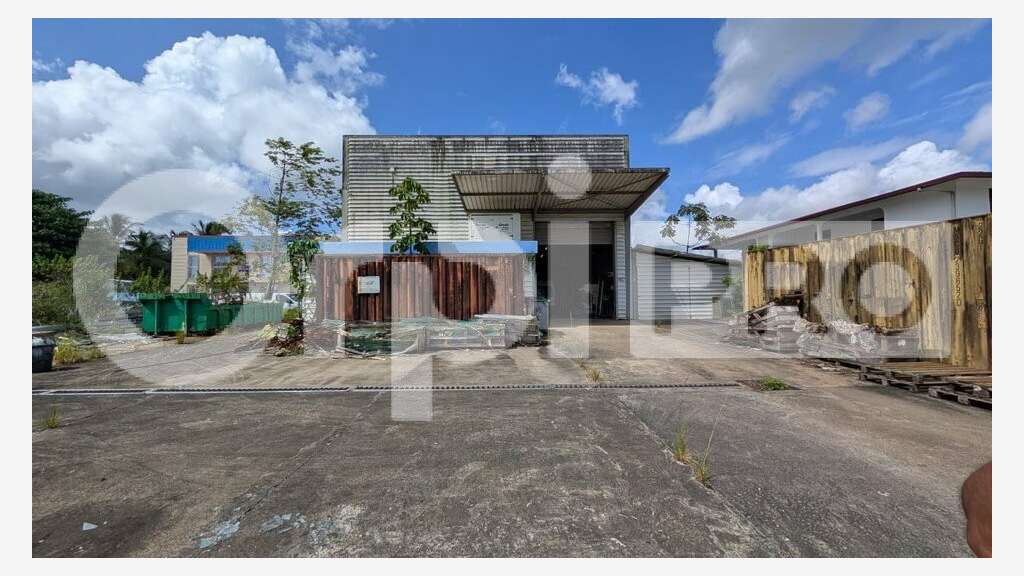 Entrepôt de 609m² à vendre en Zi Soula 2 Macouria